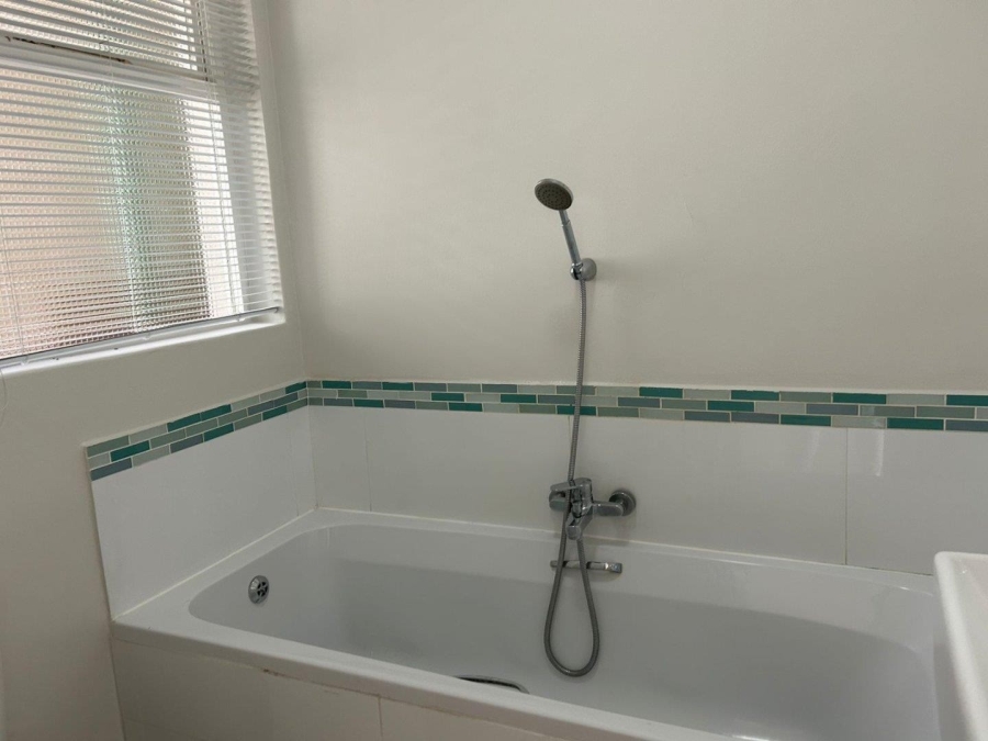 To Let 1 Bedroom Property for Rent in Mouille Point Western Cape